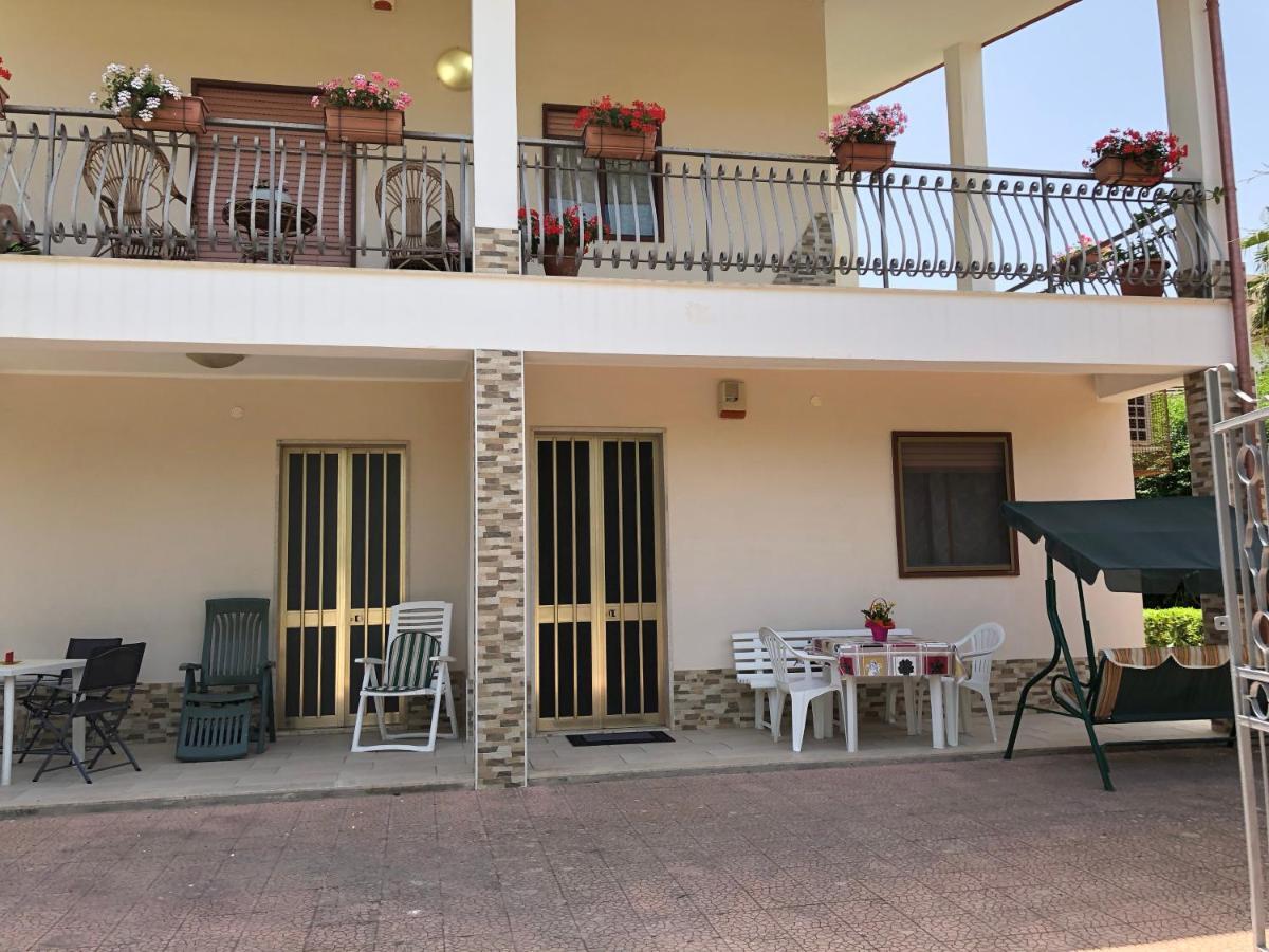 La Maison De Daniele Et Maria Appartamento Fontane Bianche Esterno foto